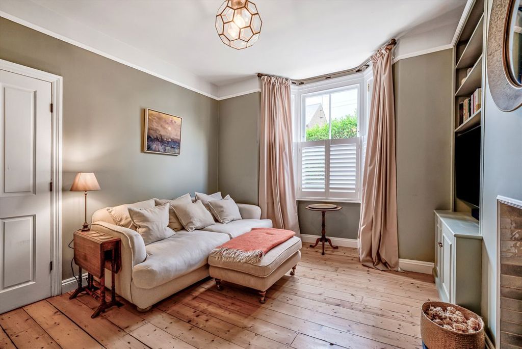 Property photo 2 of 8