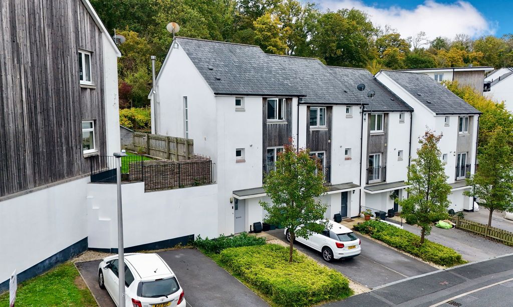 Property photo 1 of 27