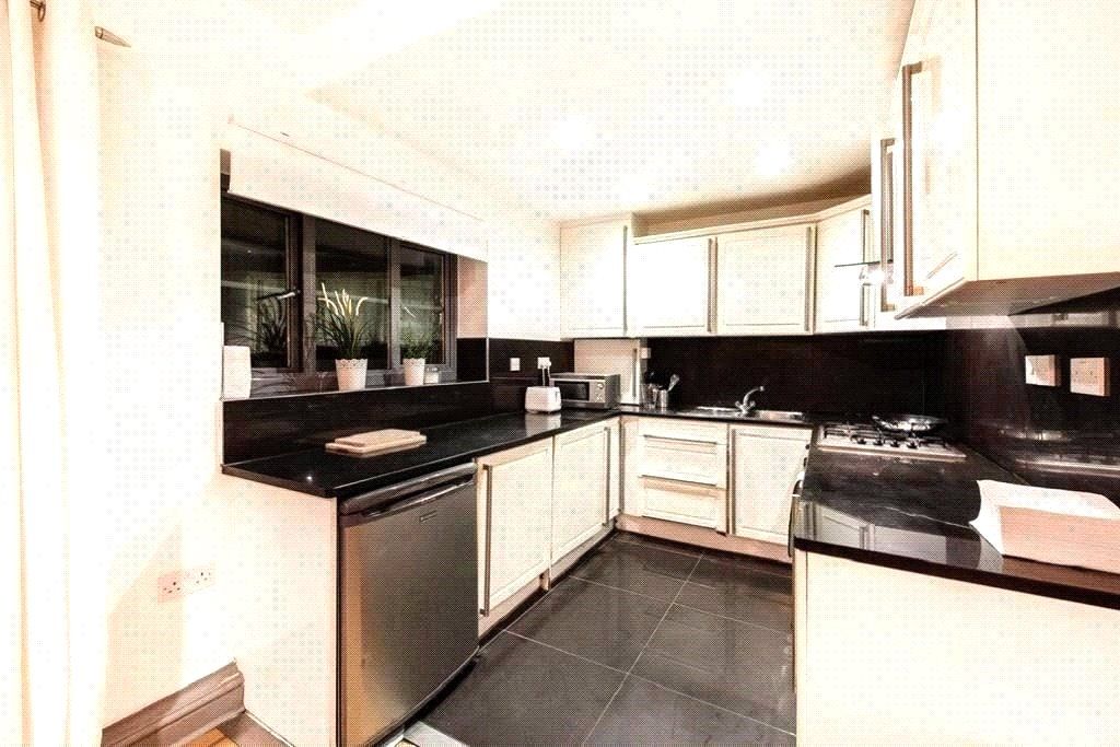 Property photo 3 of 7 Picture No. 06