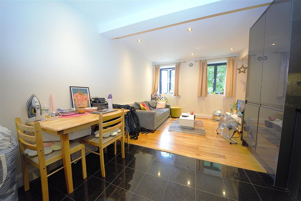 Property photo 2 of 7 K1.Jpg