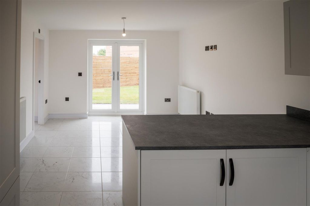 Property photo 3 of 19 Kitchen/Diner