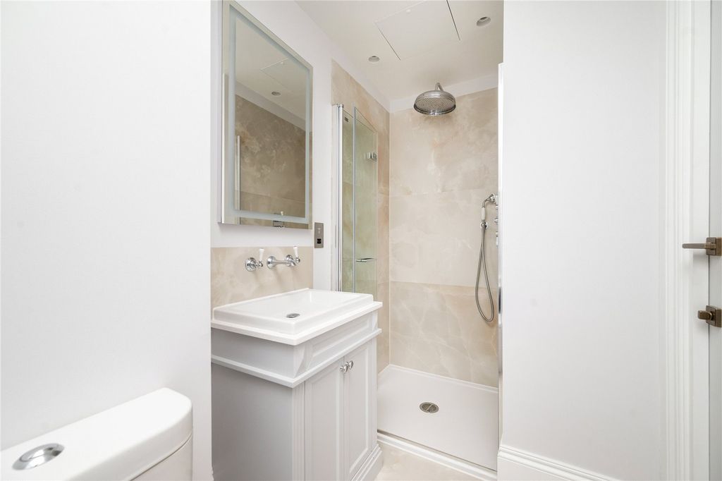 Property photo 3 of 5 Picture No. 06