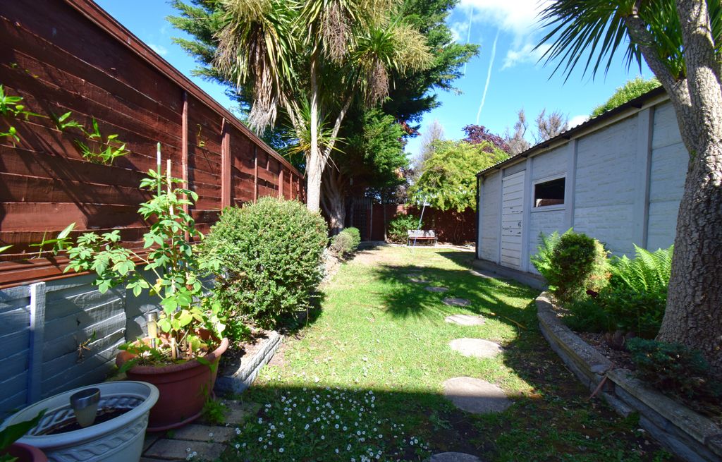 Property photo 1 of 16 Garden