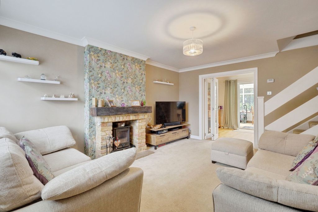 Property photo 2 of 33