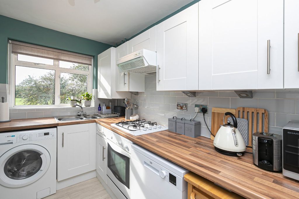 Property photo 2 of 15 Picture No. 04