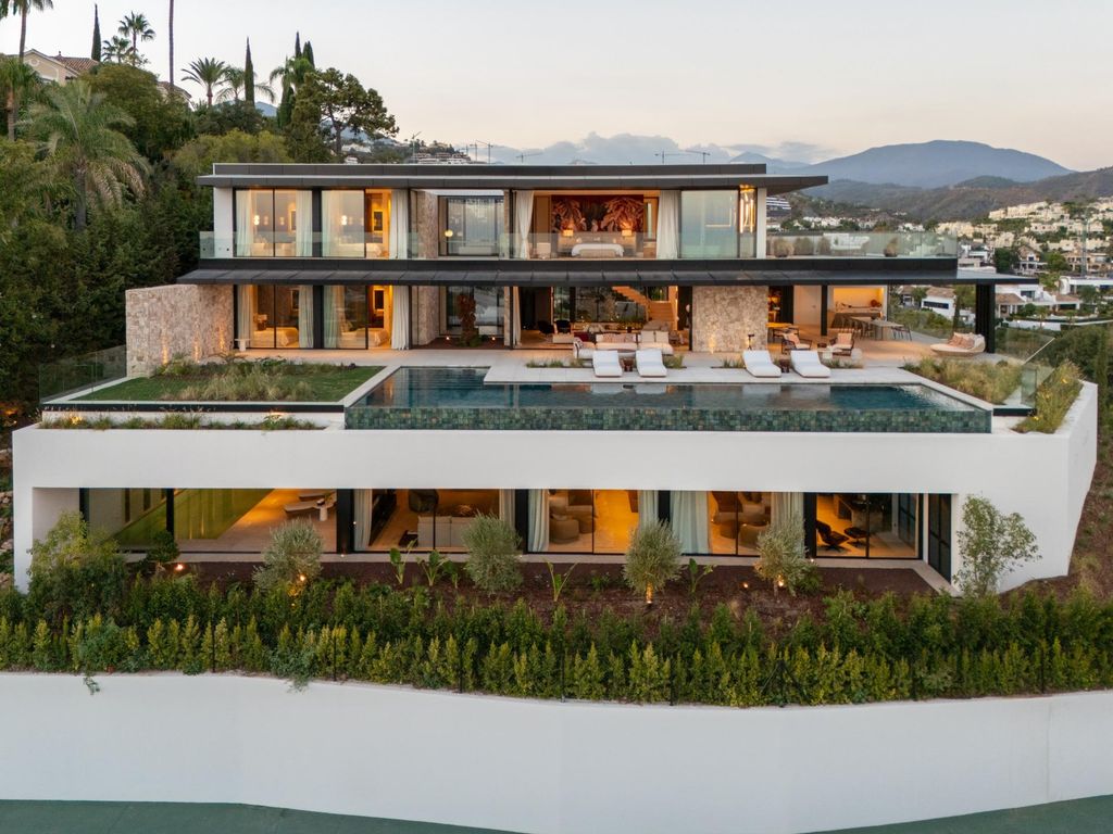 Property photo 1 of 60