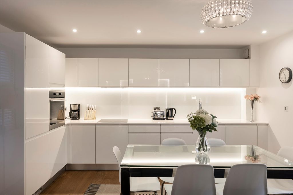 Property photo 3 of 11 Image