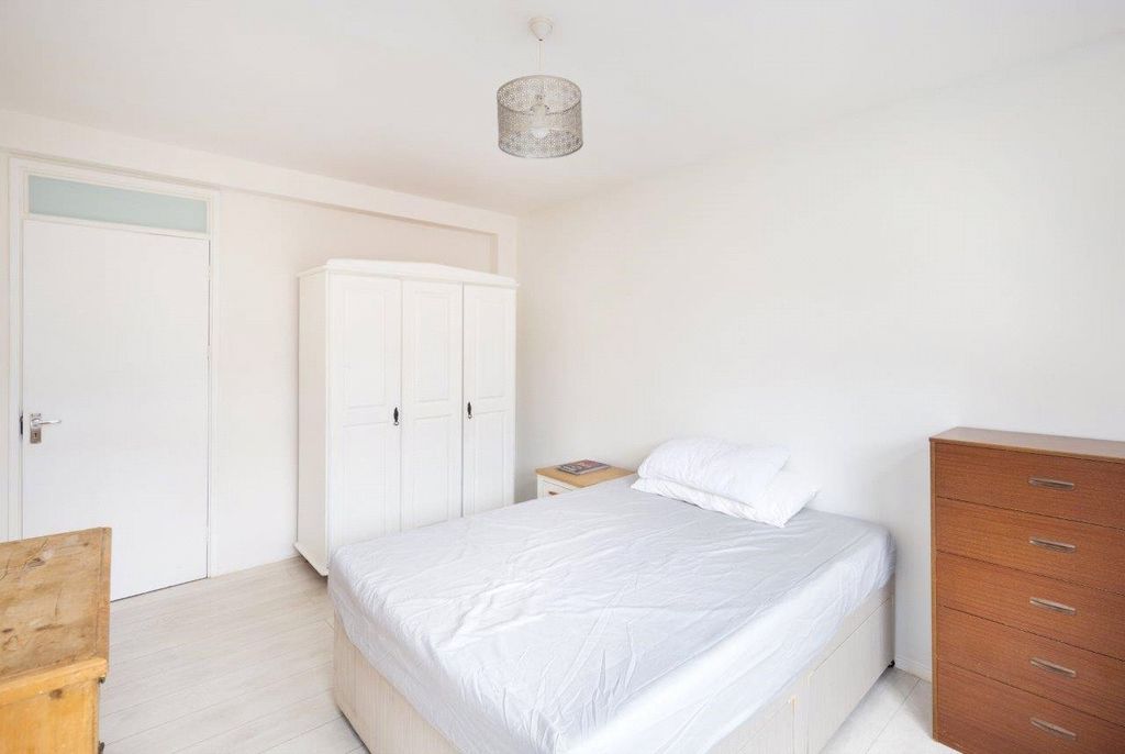 Property photo 3 of 18 Bedroom 1