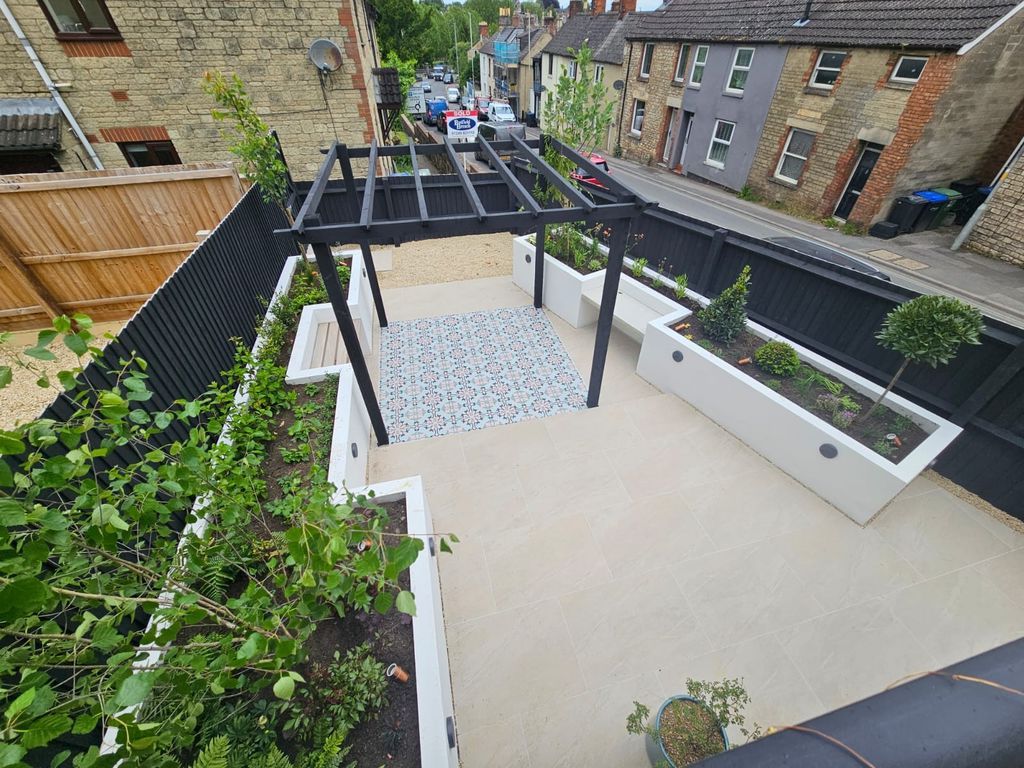 Property photo 3 of 18 Garden