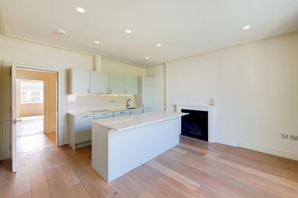 Property photo 3 of 16 997614