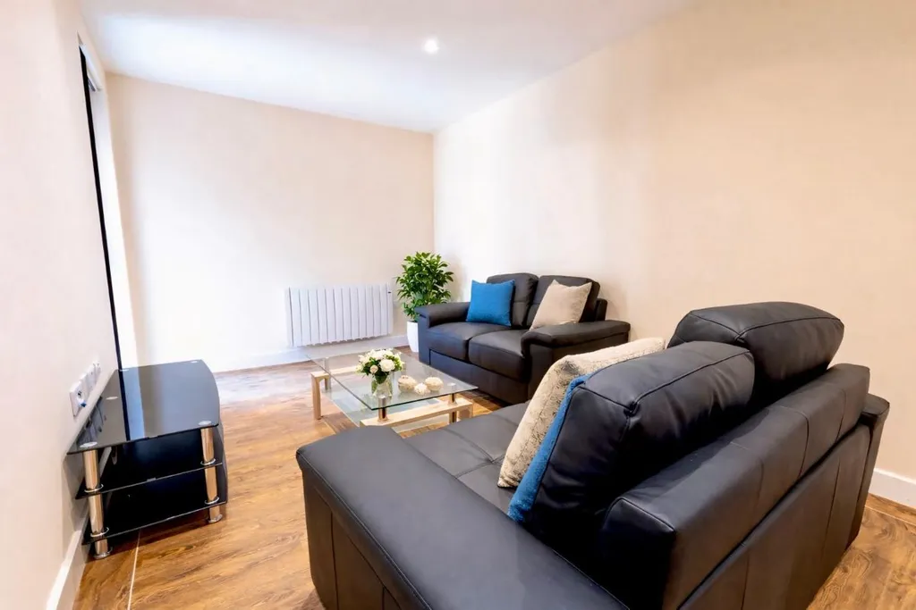 Apartment in Sheffield, Highfield, South Yorkshire - More