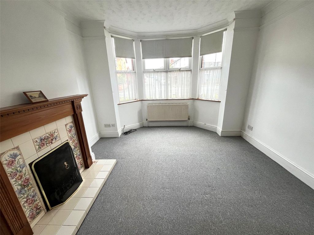 Property photo 2 of 27 Picture No. 02