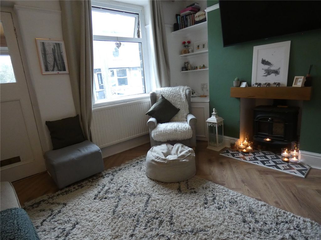 Property photo 2 of 12 Lounge