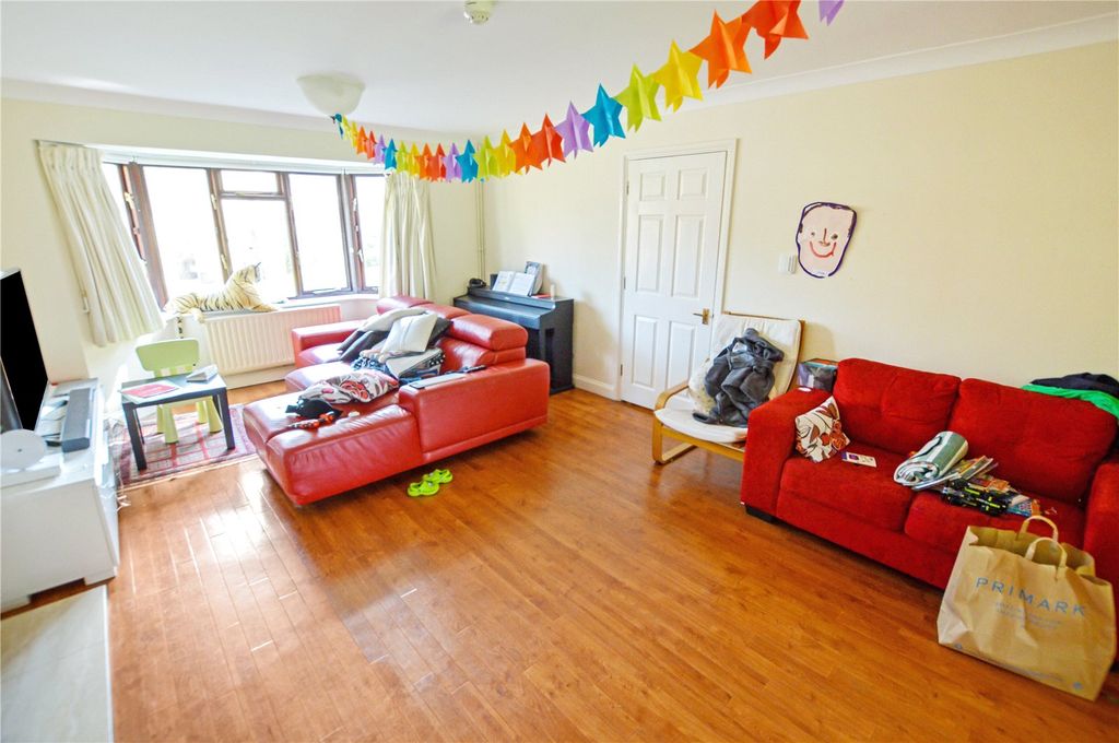 Property photo 3 of 17 Living Room