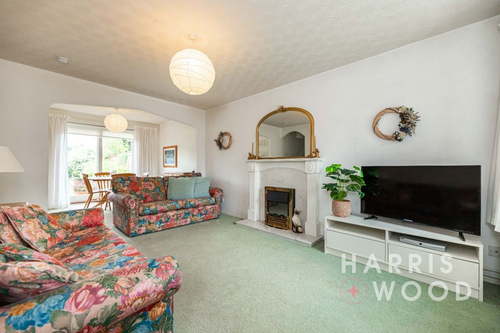 Property photo 2 of 33 4585803