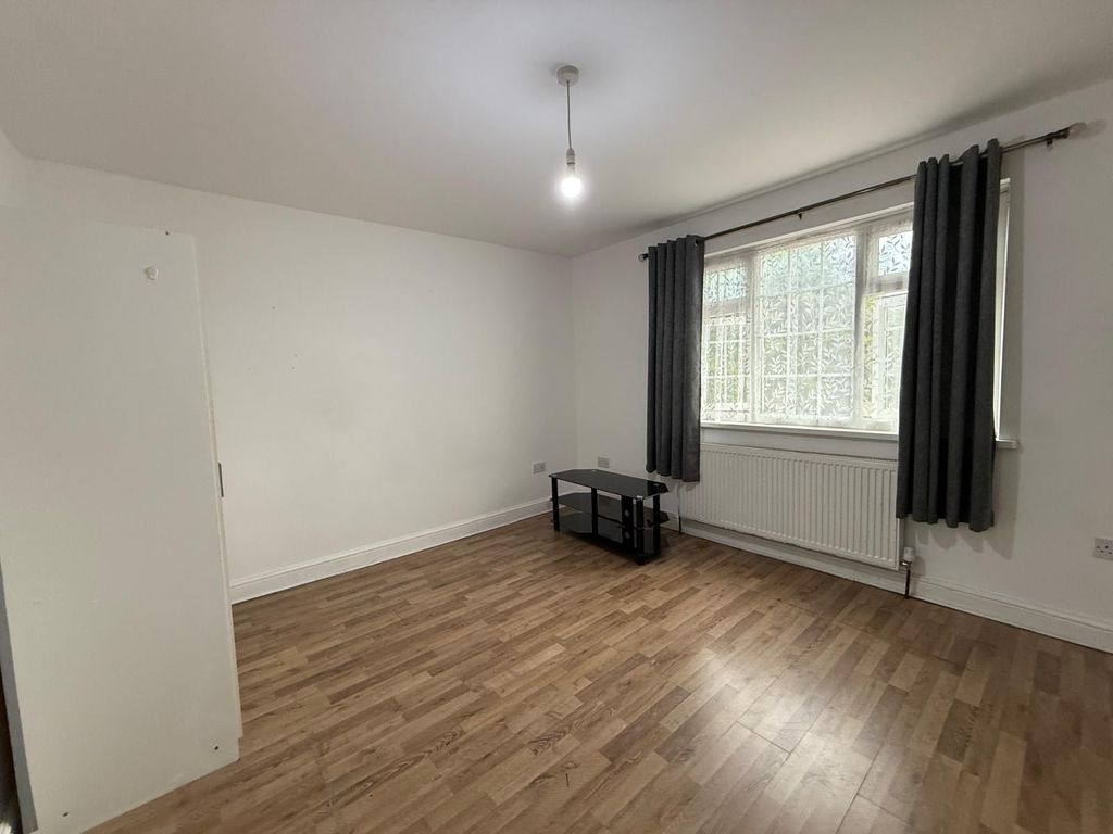 Property photo 2 of 5 Gallery