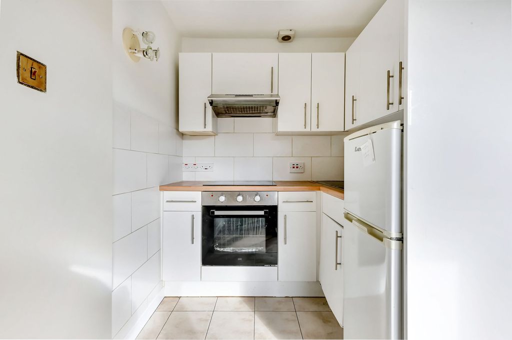 Property photo 2 of 8 Picture No. 10