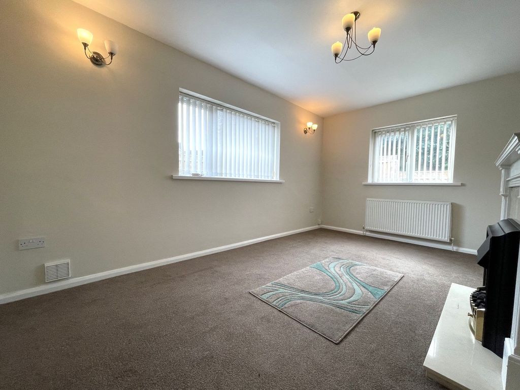 Property photo 3 of 14 Photograph 3