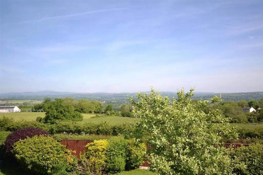 Property photo 2 of 49 Picture No. 56