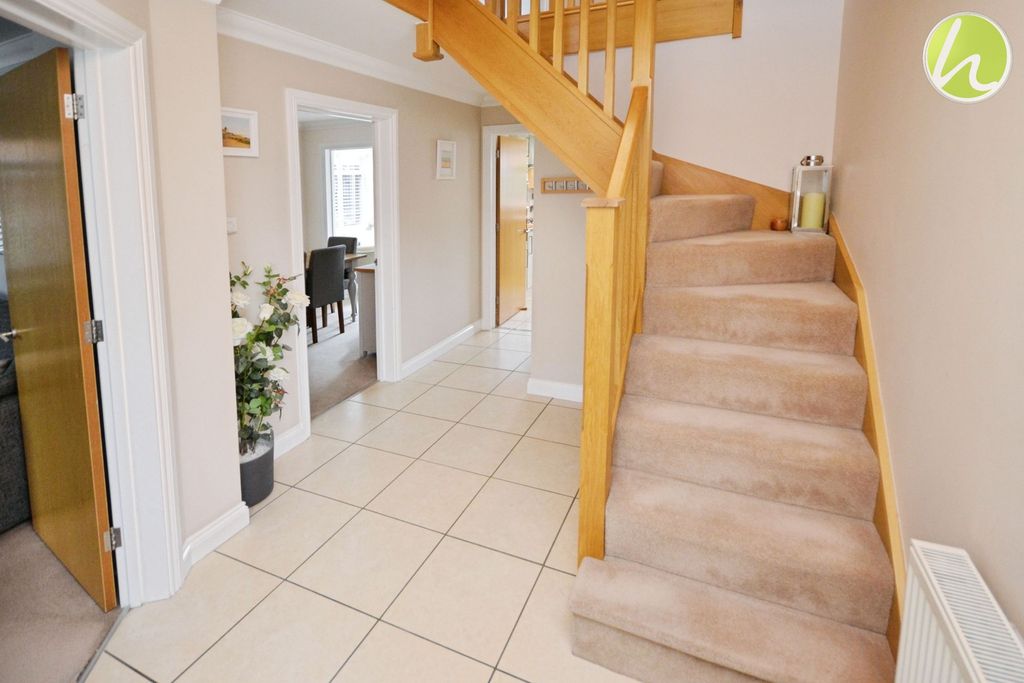 Property photo 2 of 30