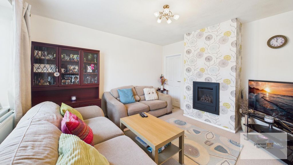 Property photo 2 of 14 Living Room