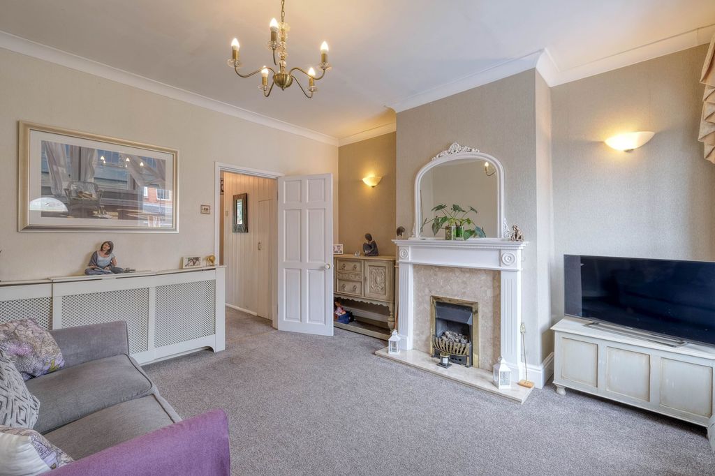 Property photo 2 of 19