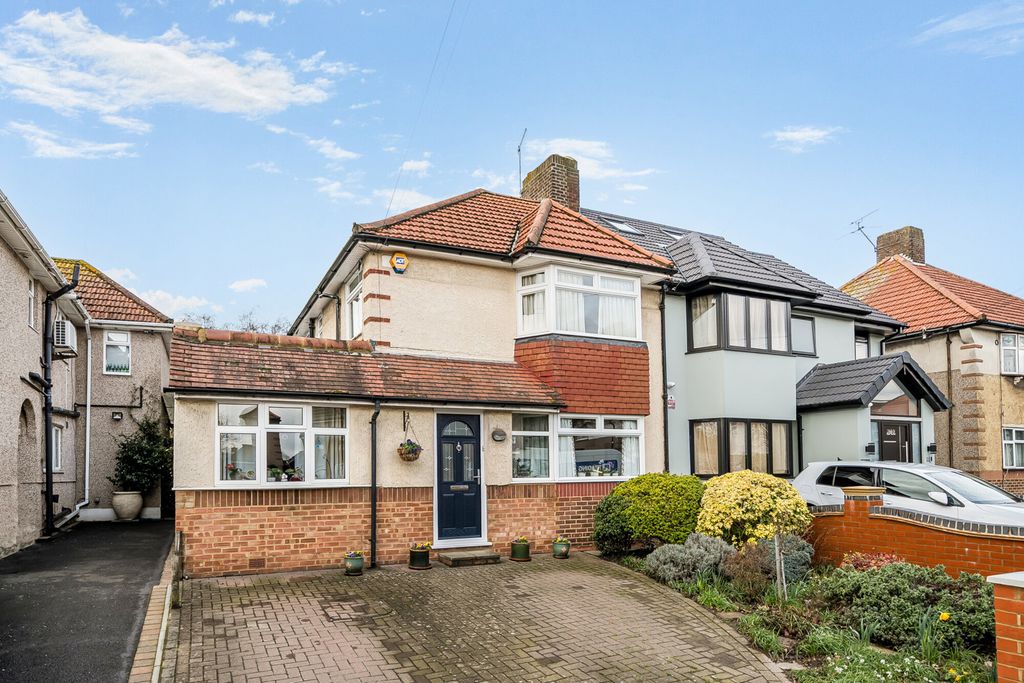 Property photo 1 of 20 1408204-18-698A28...