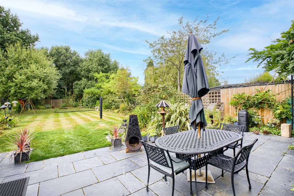 Property photo 2 of 15 Picture No. 16