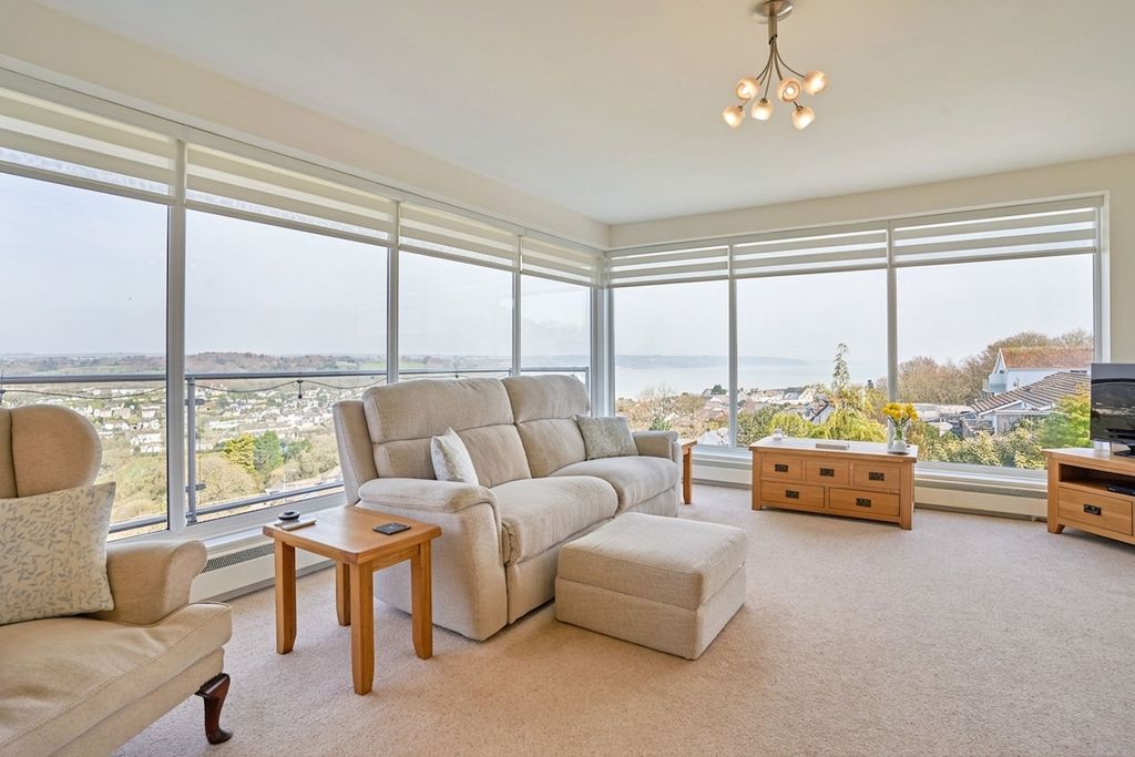 Property photo 2 of 47