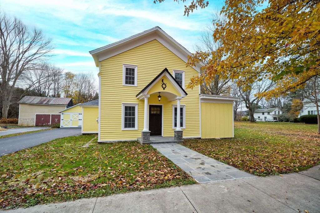 Property photo 1 of 31