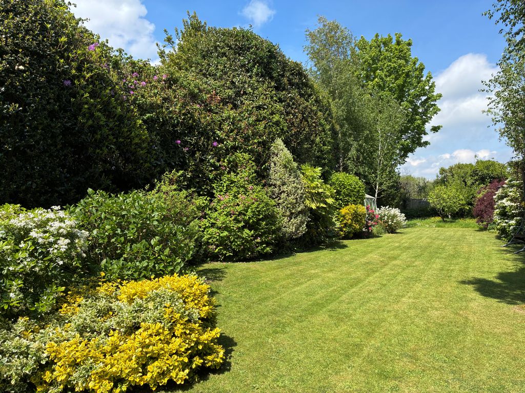 Property photo 2 of 20