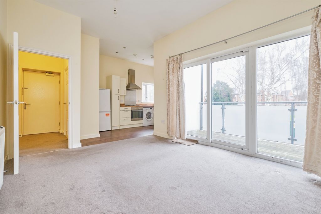 Property photo 3 of 17