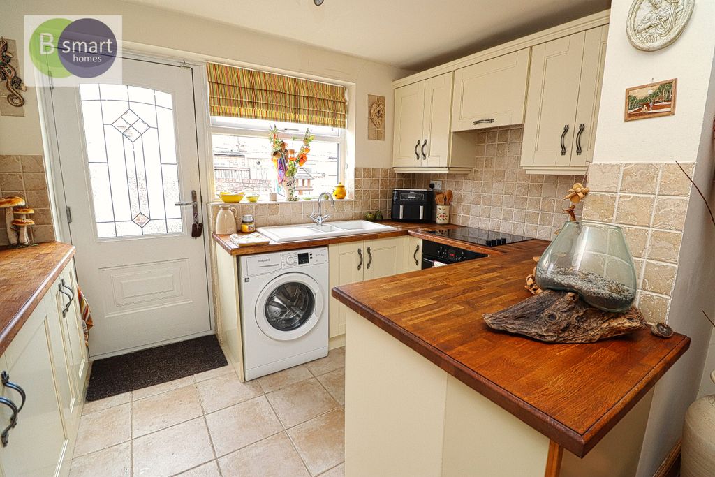 Property photo 3 of 11 Img_1010