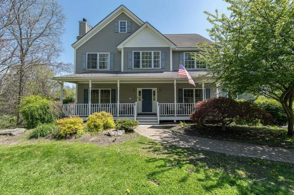 Property photo 1 of 31