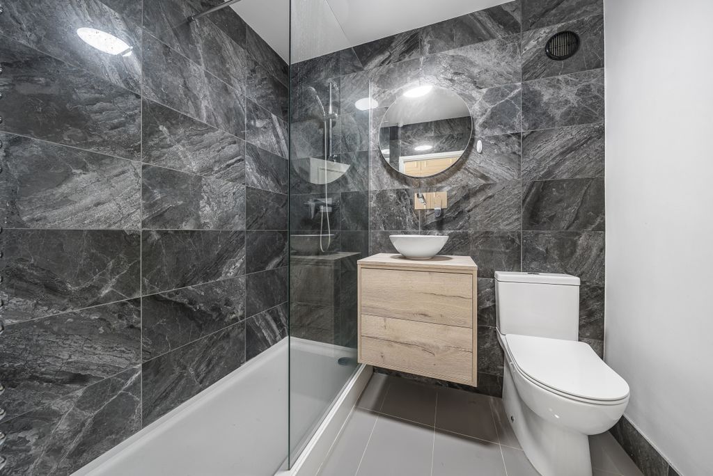 Property photo 3 of 6 933836 (7)