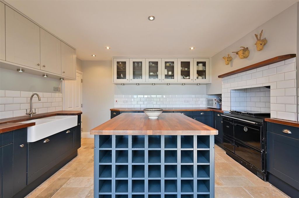 Property photo 3 of 18 5 Holt Cottages-3.Jpg