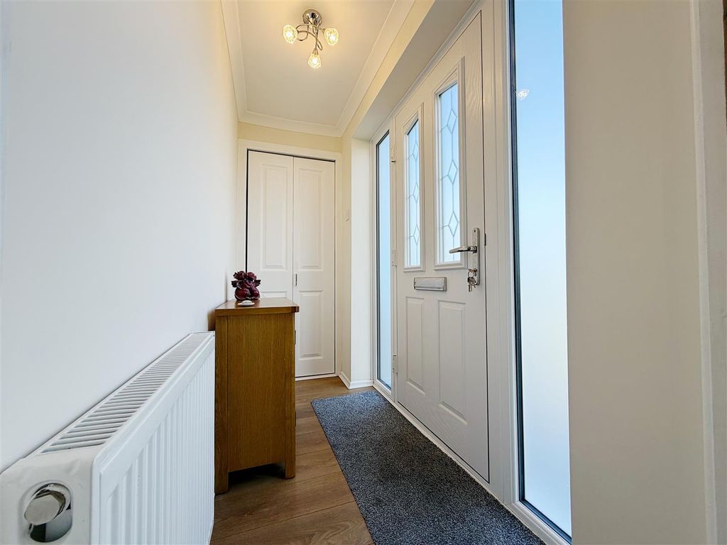 Property photo 2 of 24 Entrance Hall