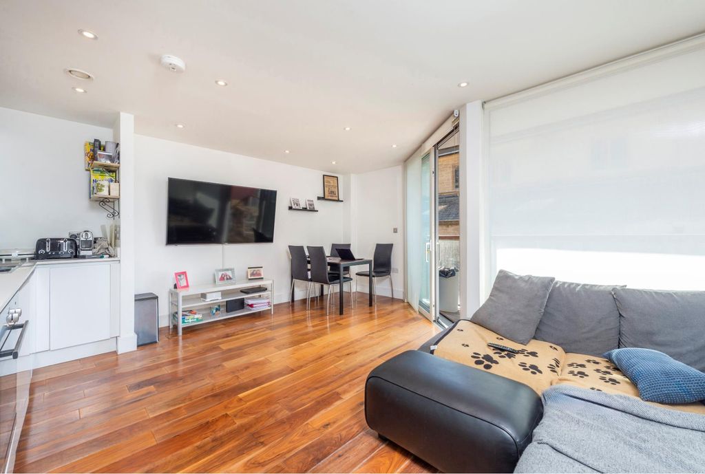 Property photo 2 of 11 9.Png