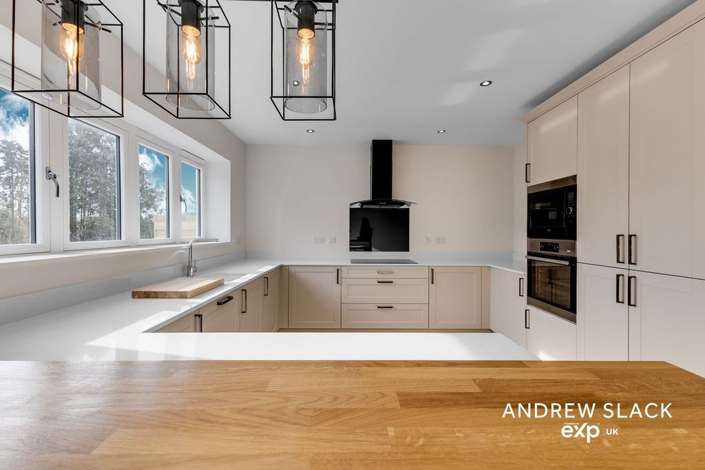 Property photo 3 of 36