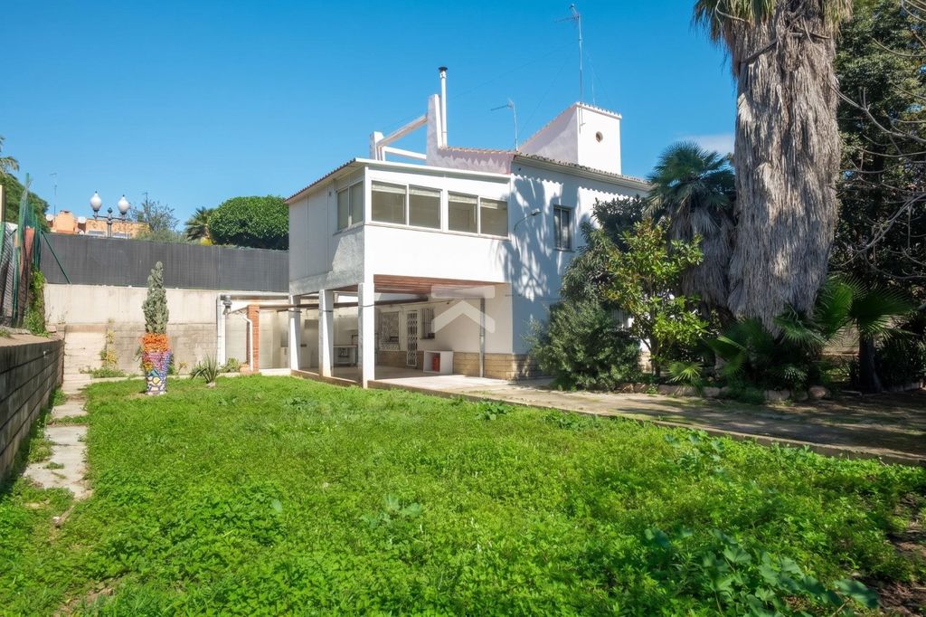 Property photo 2 of 49