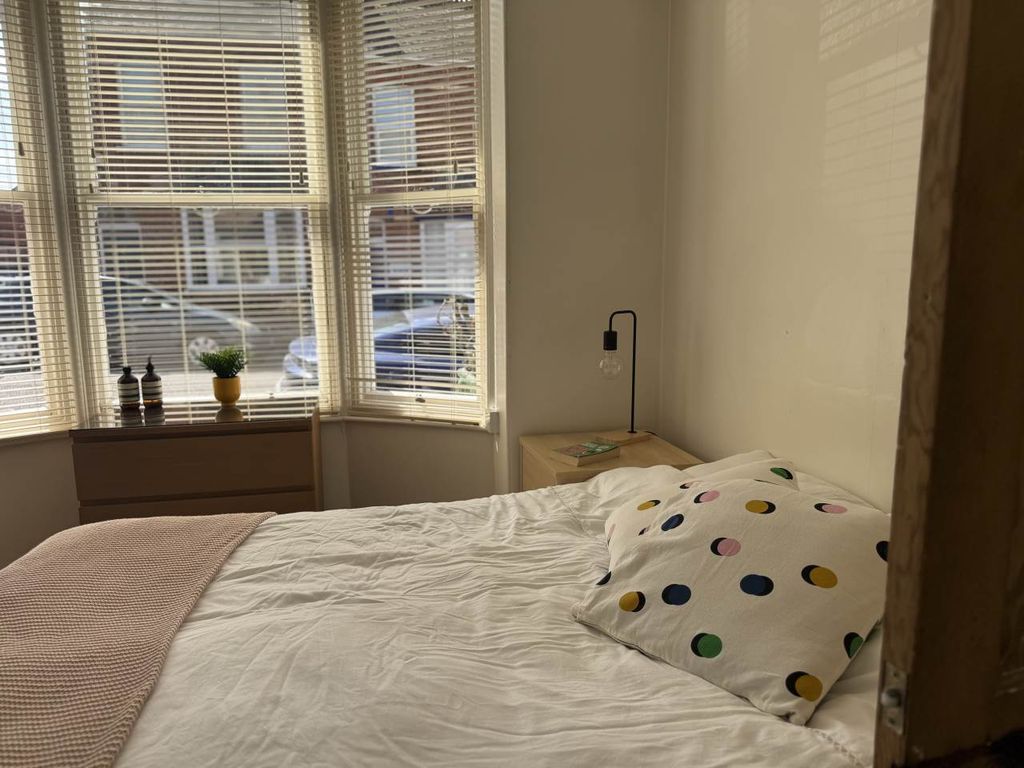 Property photo 1 of 12 Room 1