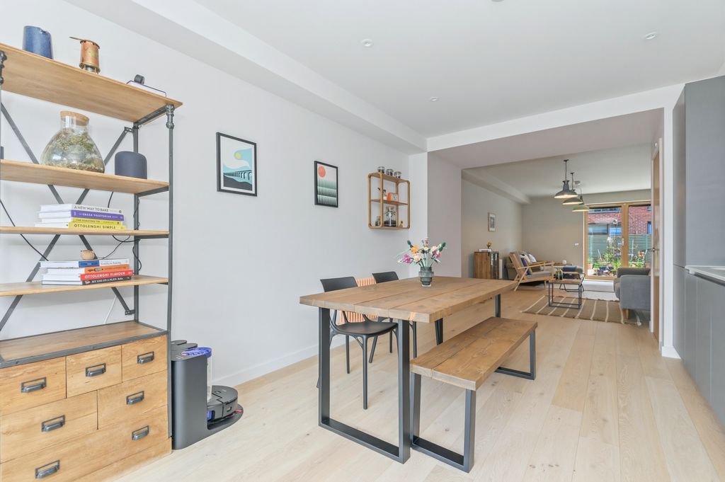 Additional image 10 of 3 bed town house for saleFoundry Side, Ironworks LS11