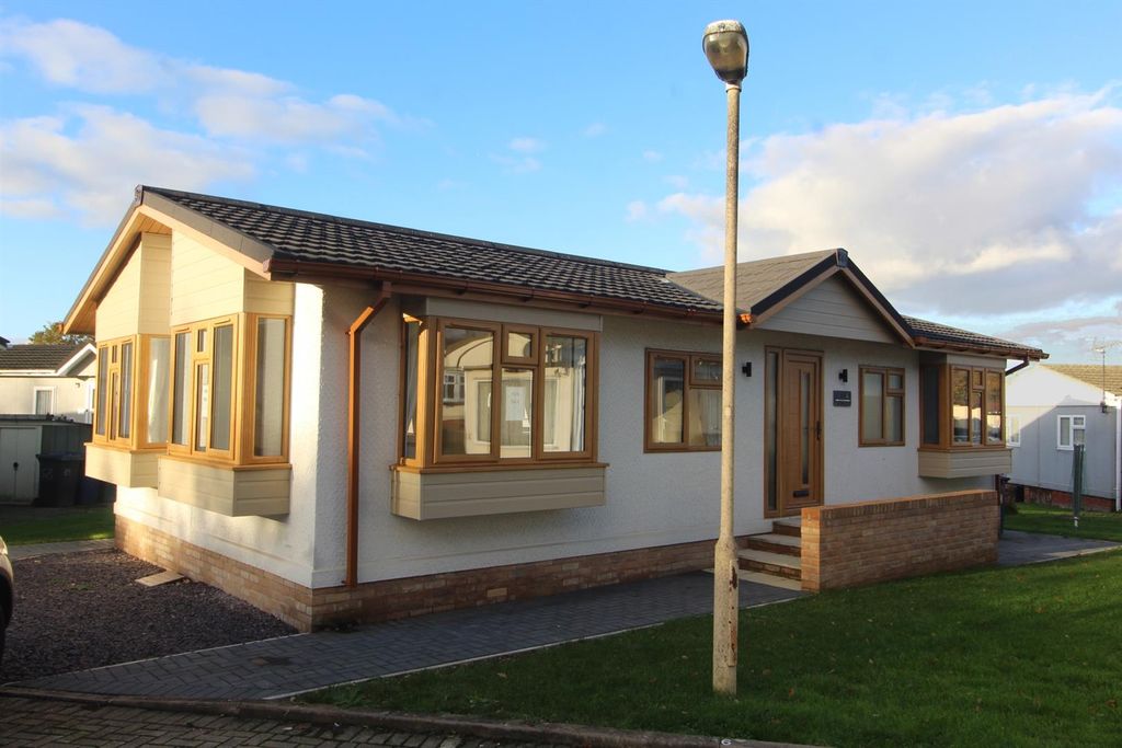 Property photo 1 of 11 E Front.Jpg