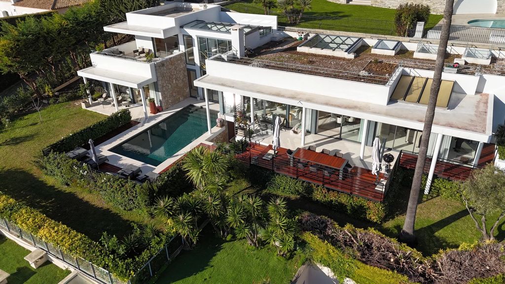 Property photo 2 of 21