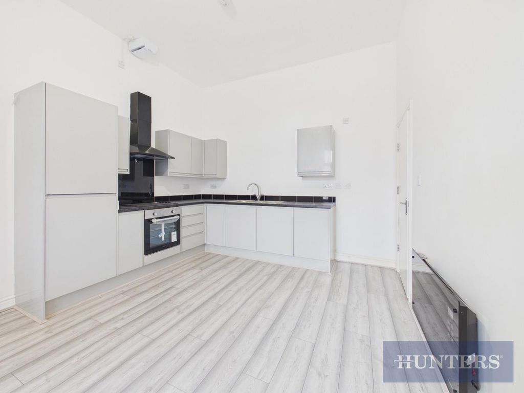 Property photo 2 of 8 Cam05316G0-Pr0358-Still004.Jpg