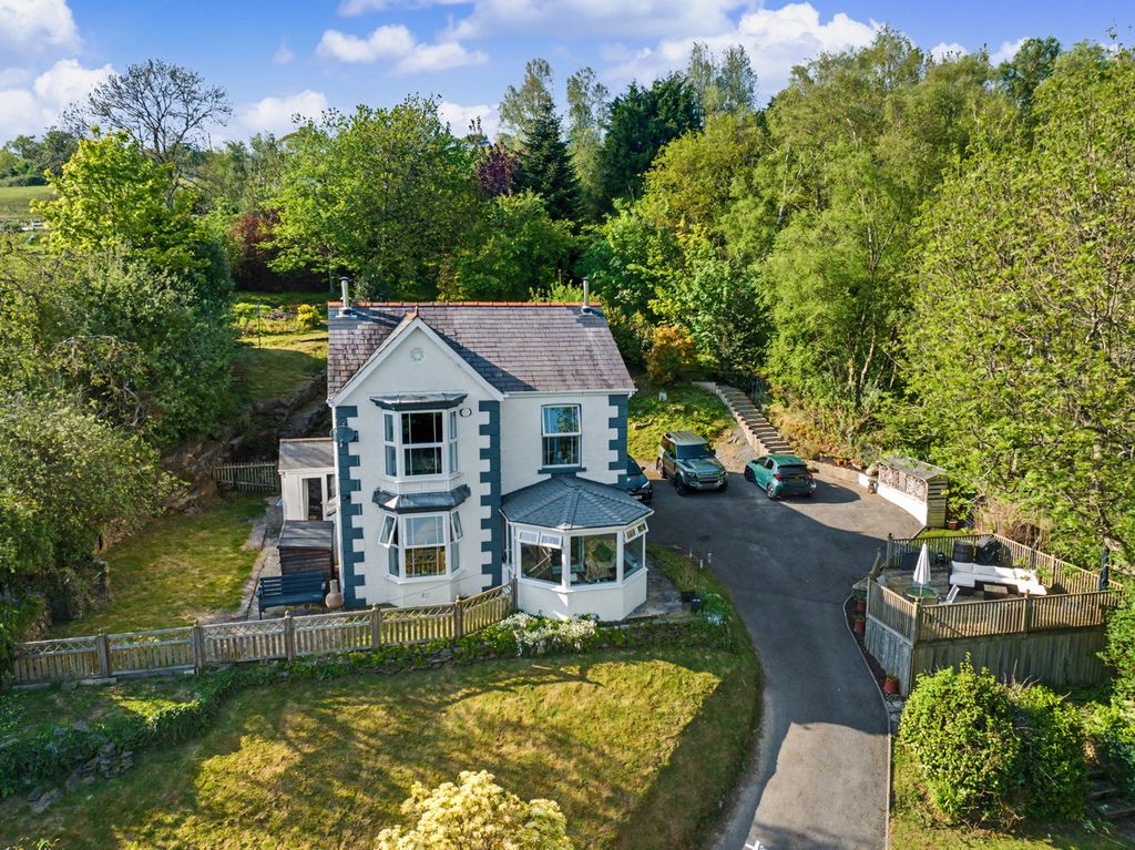 Property photo 3 of 53