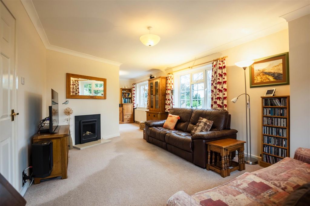 Property photo 3 of 18 00002.Jpg