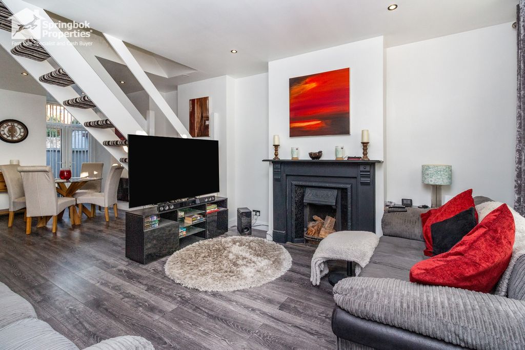 Property photo 3 of 21 2