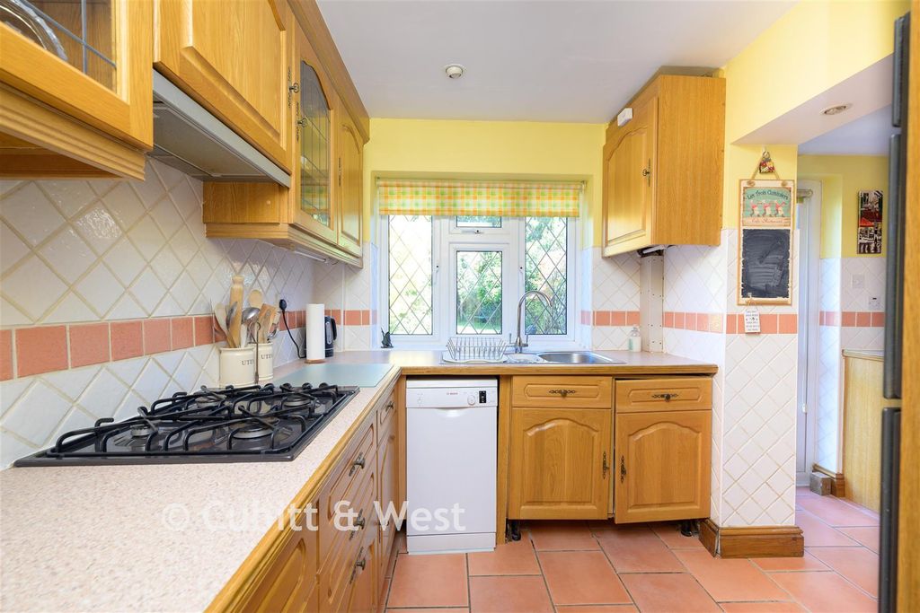 Property photo 3 of 17 Kitchen