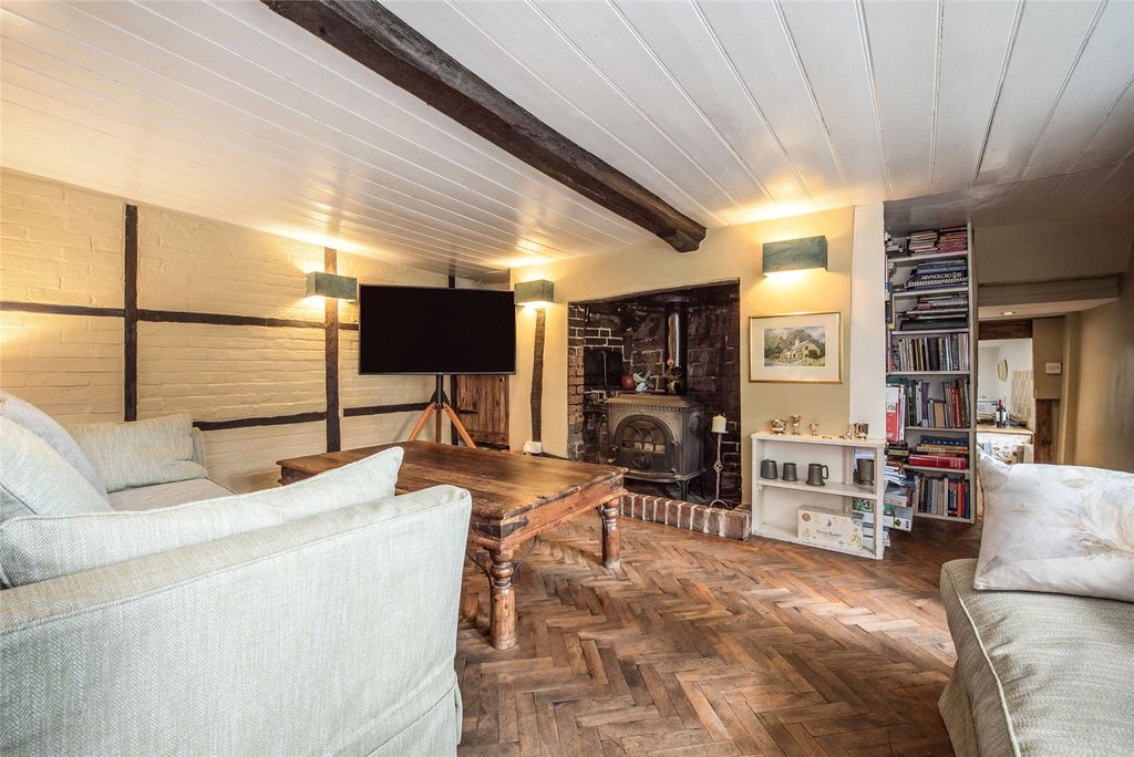 Property photo 3 of 19 Sitting Room